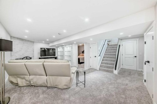 9215 Allison Drive Se, Calgary, AB - Indoor Photo Showing Other Room