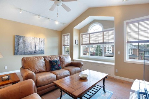 30 Discovery Ridge Gardens Sw, Calgary, AB 