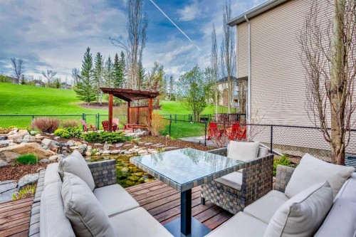 30 Discovery Ridge Gardens Sw, Calgary, AB 