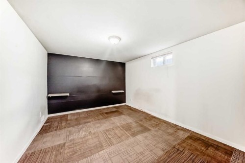 4208 58 Street Ne, Calgary, AB - Indoor Photo Showing Other Room