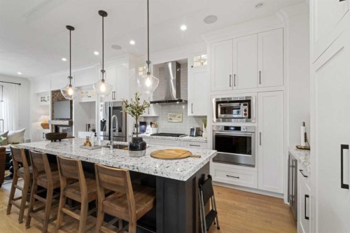 2012 49 Avenue Sw, Calgary, AB - Indoor Photo Showing Kitchen With Upgraded Kitchen
