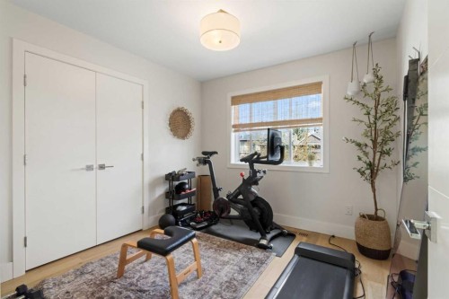 2012 49 Avenue Sw, Calgary, AB - Indoor Photo Showing Gym Room