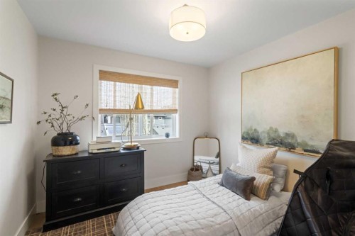 2012 49 Avenue Sw, Calgary, AB - Indoor Photo Showing Bedroom