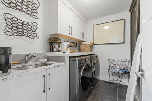 2012 49 Avenue Sw, Calgary, AB - Indoor Photo Showing Laundry Room