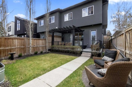 2012 49 Avenue Sw, Calgary, AB - Outdoor