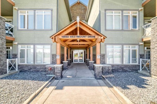 116-1005A Westmount Drive, Strathmore, AB - Outdoor