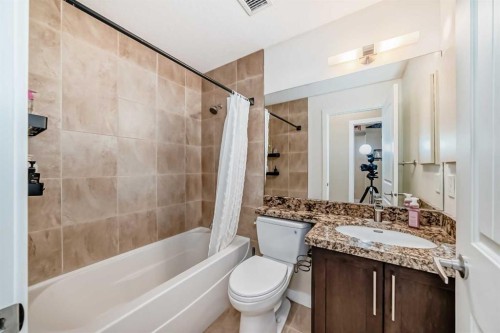 116-1005A Westmount Drive, Strathmore, AB - Indoor Photo Showing Bathroom