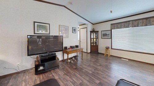 #3-5853 4 Street West, Claresholm, AB 