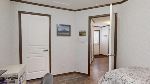 #3-5853 4 Street West, Claresholm, AB 