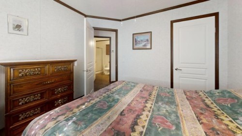 #3-5853 4 Street West, Claresholm, AB 