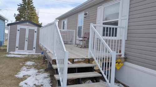 #3-5853 4 Street West, Claresholm, AB 