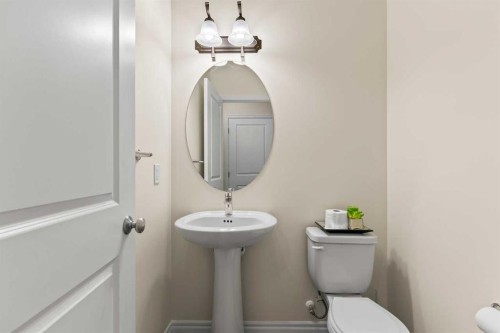 1545 Legacy Circle Se, Calgary, AB - Indoor Photo Showing Bathroom