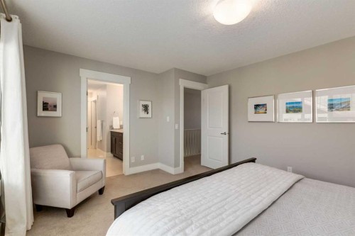 76 Dieppe Drive Sw, Calgary, AB - Indoor Photo Showing Bedroom