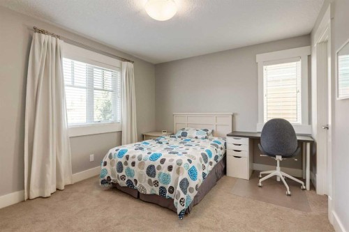 76 Dieppe Drive Sw, Calgary, AB - Indoor Photo Showing Bedroom