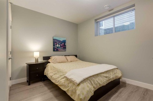 76 Dieppe Drive Sw, Calgary, AB - Indoor Photo Showing Bedroom