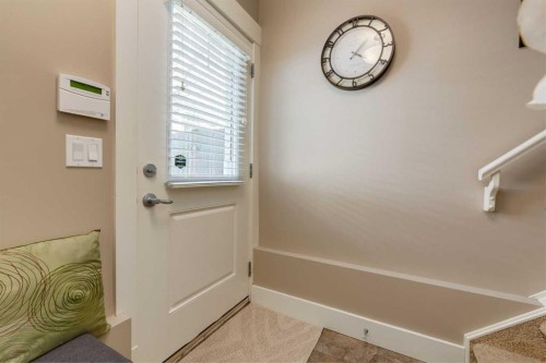 76 Dieppe Drive Sw, Calgary, AB - Indoor Photo Showing Other Room