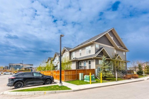 428 Cranbrook Square Se, Calgary, AB - Outdoor