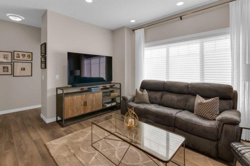 216 Sundown Road, Cochrane, AB - Indoor Photo Showing Living Room