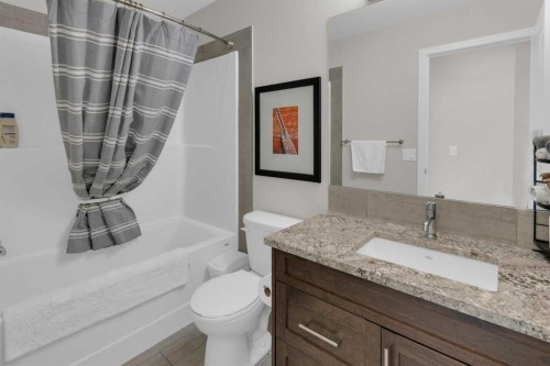 216 Sundown Road, Cochrane, AB - Indoor Photo Showing Bathroom