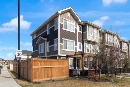 216 Sundown Road, Cochrane, AB - Outdoor