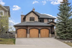 88 Crestridge Way SW Calgary, AB T3B 5Z2