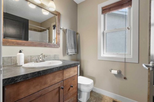 88 Crestridge Way Sw, Calgary, AB - Indoor Photo Showing Bathroom