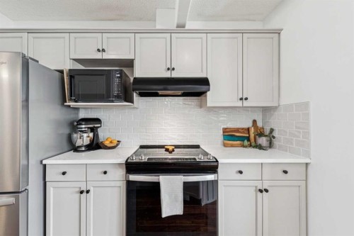 94 West Springs Way Sw, Calgary, AB - Indoor Photo Showing Kitchen