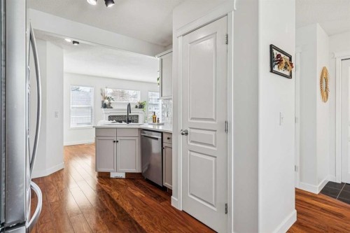94 West Springs Way Sw, Calgary, AB - Indoor Photo Showing Kitchen