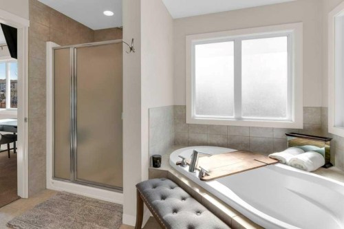 26 Heritage Landing, Cochrane, AB - Indoor Photo Showing Bathroom
