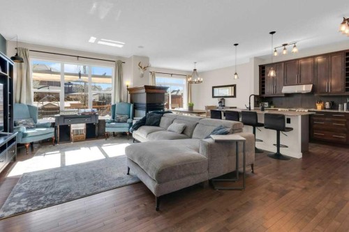 26 Heritage Landing, Cochrane, AB - Indoor Photo Showing Living Room