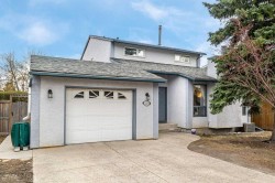112 Woodglen Road SW Calgary, AB T2W 4Z1