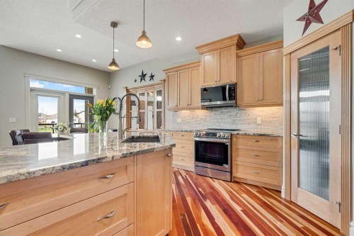 168 West Creek Landing, Chestermere, AB - Indoor Photo Showing Kitchen With Upgraded Kitchen