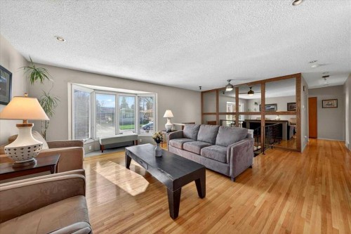 332 Whitney Crescent Se, Calgary, AB - Indoor Photo Showing Living Room