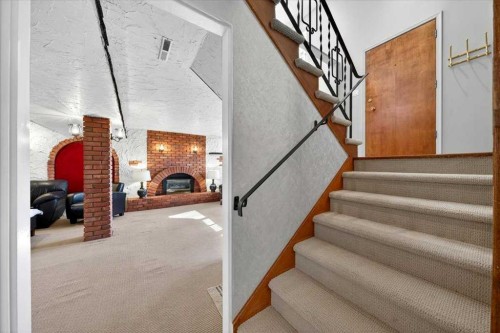 332 Whitney Crescent Se, Calgary, AB - Indoor Photo Showing Other Room