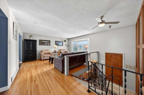 332 Whitney Crescent Se, Calgary, AB - Indoor