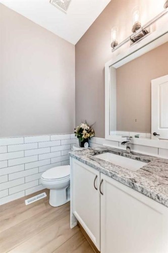 57 Sherwood Terrace Nw, Calgary, AB - Indoor Photo Showing Bathroom