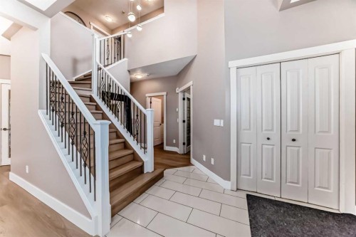 57 Sherwood Terrace Nw, Calgary, AB - Indoor Photo Showing Other Room