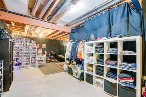57 Sherwood Terrace Nw, Calgary, AB - Indoor With Storage
