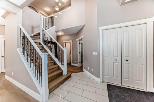 57 Sherwood Terrace Nw, Calgary, AB - Indoor Photo Showing Other Room