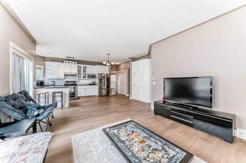 57 Sherwood Terrace Nw, Calgary, AB - Indoor Photo Showing Living Room
