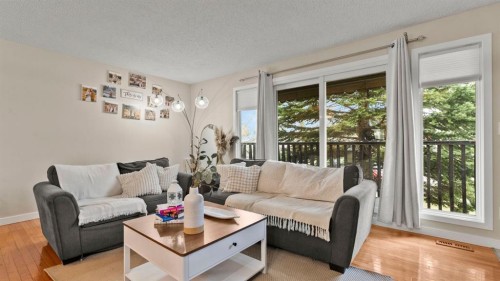 2416 Woodview Drive Sw, Calgary, AB - Indoor Photo Showing Living Room