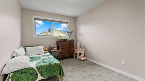 2416 Woodview Drive Sw, Calgary, AB - Indoor Photo Showing Other Room