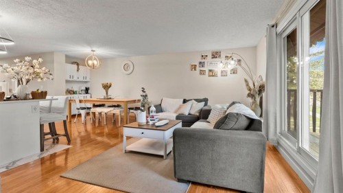 2416 Woodview Drive Sw, Calgary, AB - Indoor Photo Showing Living Room