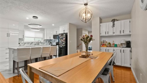 2416 Woodview Drive Sw, Calgary, AB - Indoor