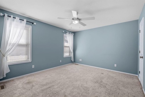 64 Isbister Close, Red Deer, AB - Indoor Photo Showing Other Room