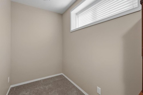 64 Isbister Close, Red Deer, AB - Indoor Photo Showing Other Room