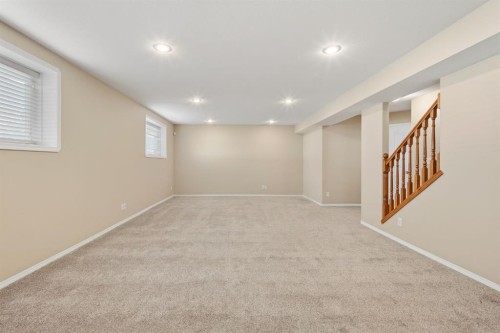 64 Isbister Close, Red Deer, AB - Indoor