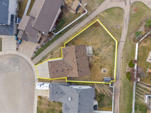 64 Isbister Close, Red Deer, AB - 