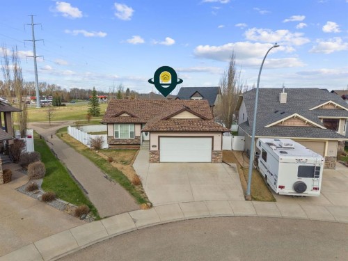 64 Isbister Close, Red Deer, AB - Outdoor