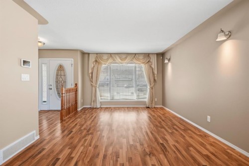 64 Isbister Close, Red Deer, AB - Indoor Photo Showing Other Room